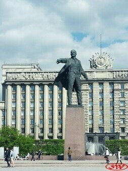 Памятник В.И. Ленину на Московской площади