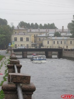 Смежный мост через Крюков канал