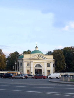 Надвратная церковь иконы Божией Матери «Всех Скорбящих Радость»