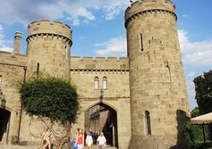 Западные ворота Воронцовского дворца в Алупке