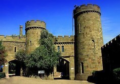 Западные ворота Воронцовского дворца в Алупке