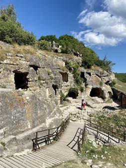 Комплекс хозяйственных пещер в Чуфут-Кале