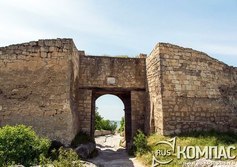 Ворота Биюк-Капу в Чуфут-Кале