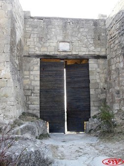 Ворота Биюк-Капу в Чуфут-Кале