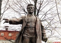 Памятник С.М. Кирову у Варшавского вокзала