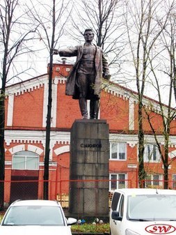 Памятник С.М. Кирову у Варшавского вокзала