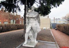 Памятник погибшим сотрудникам Подъемтрансмаша