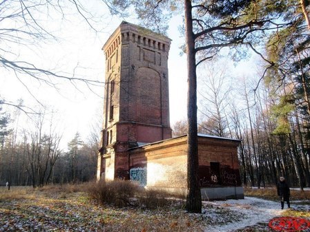 Водонапорная башня в парке Лесотехнической академии
