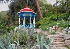 Арабская беседка в Нижнем парке