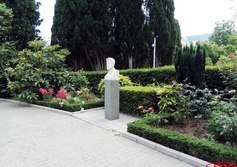 Бюст А.П. Чехова на "Белой даче"