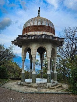 Турецкая (Серебряная) беседка в Ливадийском парке