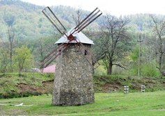 Мельница у трассы М-4 в Дефановке