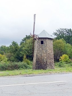 Мельница у трассы М-4 в Дефановке