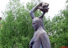 Памятник И.А. Куратову в Сыктывкаре