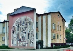 Художественное панно на стене Художественной школы в Ухте
