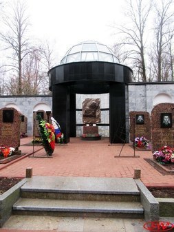 Мемориальный комплекс памяти погибших пожарных на Серафимовском кладбище