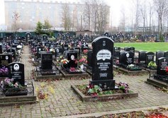 Братское кладбище ленинградцев и советских воинов на Серафимовском кладбище