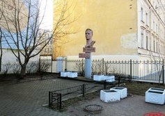 Бетонный бюст В.П. Чкалова