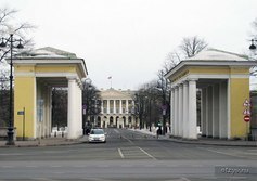 Пропилеи Смольного