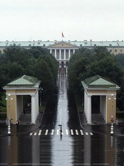 Пропилеи Смольного