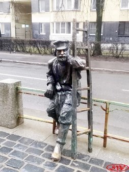 Памятник фонарщику в Петербурге