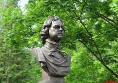 Памятник Петру Великому у Политехнического университета