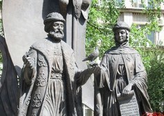 Памятник Петру и Февронии у Политехнического университета