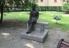 Скульптура студента-политехника у Политехнического университета