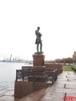 Памятник И.Ф. Крузенштерну на Васильевском острове