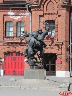 Памятник подвигу пожарных блокадного Ленинграда