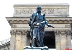 Памятник Барклаю-де-Толли