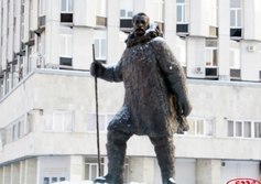 Памятник «Первопроходцам и исследователям Арктики»