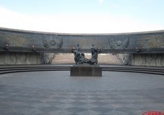 Монумент героическим защитникам Ленинграда