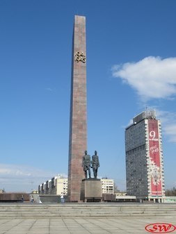 Монумент героическим защитникам Ленинграда