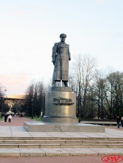 Памятник Г.К. Жукову в парке Победы