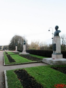 Аллея Героев в парке Победы