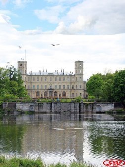 Большая терраса-пристань в Гатчинском парке