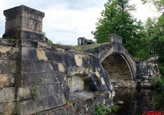 Горбатый мост в Гатчинском парке