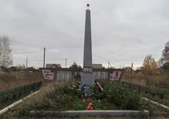 Братская могила советских воинов в Романовке