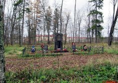 Братская могила советских воинов в пос. Сельцо