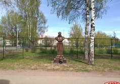 Памятник Г.С. Титову в Сиверском