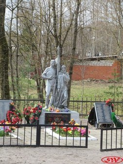 Братское кладбище советских воинов в Бегуницах