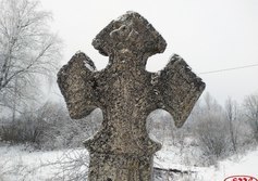 Старинные каменные кресты в д. Старые Смолеговицы