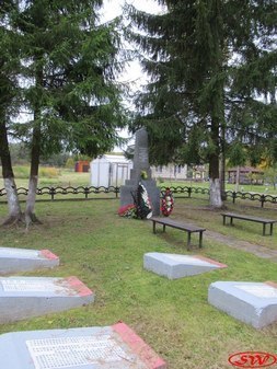 Братское захоронение советских воинов в Карлово