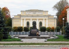  Здание манежа в Кингисеппе