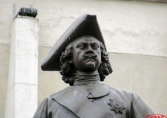 Памятник Петру Великому в Кингисеппе