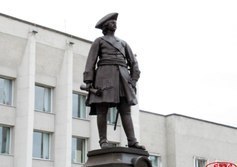 Памятник Петру Великому в Кингисеппе