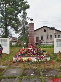 Воинский мемориал в Тайцах