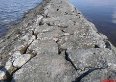 «Банный» мол в бухте Далёкая