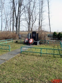 Братская могила советских воинов в Котлах